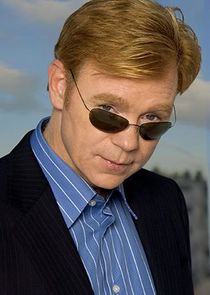 David Caruso
as Lieutenant Horatio Caine