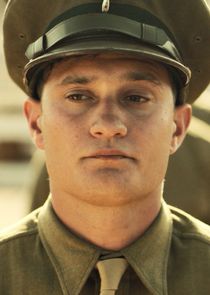 Rafi Gavron
as Aarfy