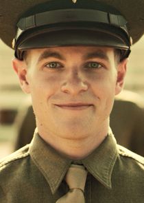 Graham Patrick Martin
as Ivor Orr
