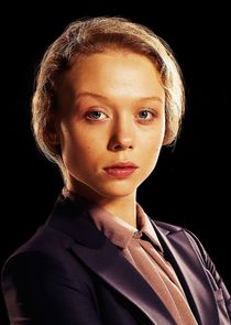 Naomi Battrick
as Ellie Delfont-Bogard