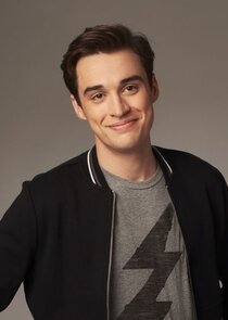 Joey Bragg
as Freddie Raines