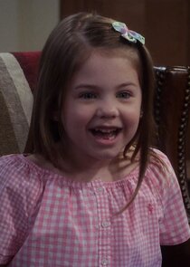 Pyper Braun
as Chloe Haywood