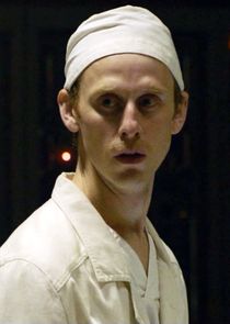 Robert Emms
as Leonid Toptunov