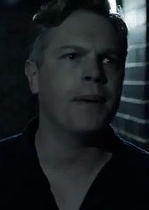 Luke Ford
as Tim Dolan