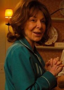 Elaine May
as Kay Munsinger