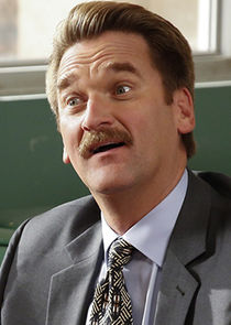 Pete Gardner
as Darryl Whitefeather