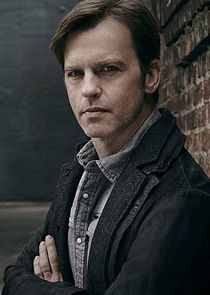 Trevor St. John
as Leo Greene