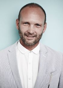 Andrew Howard
as Sniper