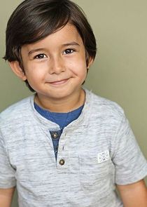Elias Janssen
as Mateo Solano Villanueva