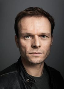 Alec Newman
as Ziggy Malkiewicz Snr