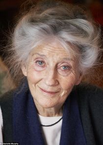 Phyllida Law
as Aunt Auriel