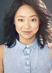 Stephanie Hsu
as Golden Glider