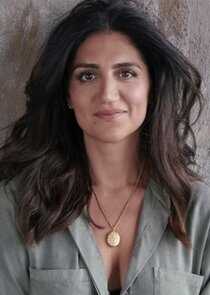 Leila Farzad
as Ari