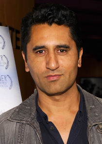 Cliff Curtis
as Poseidon
