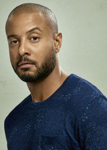 Brandon Jay McLaren
as Dylan Bennett