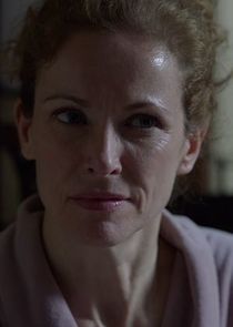 Leslie Hope
as Judith Berry