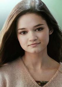Ciara Bravo
as Gracie Pritchard