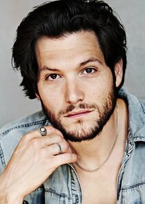 Jeff Wilbusch
as Danny Summerfield