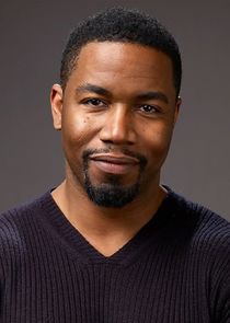 Michael Jai White
as Julius 'Caesar' Jones