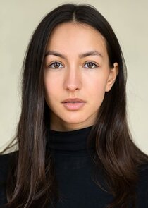 Amelia Isaac Jones
as Skye Burns