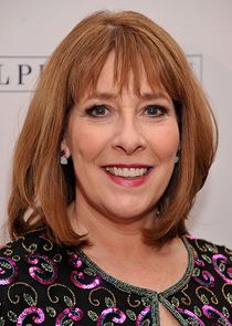 Phyllis Logan
as Maggie Lynch