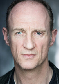 Stuart Bowman
as Roy Lynch
