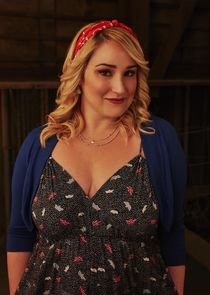 Emma Hunton
as Davia Moss