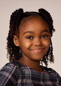 Lidya Jewett
as Sara Hill