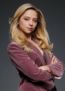 Anna Lore
as Stephanie Brown