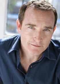 Billy Smith
as Dewey Clarridge