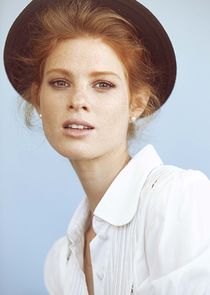 Yuval Scharf
as Sarah