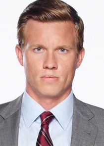 Warren Kole
as Robert Staal
