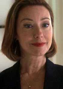 Molly Parker
as Callie Senate