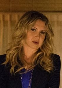 Nina Arianda
as Patty Solis-Papagian