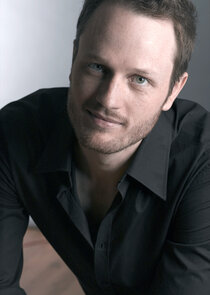 Todd Almond
as Gideon Wolfe