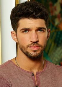 Bryan Craig
as Javi Mendoza