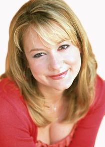 Megyn Price
as Claudia Finnerty
