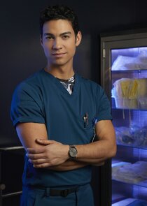 Davi Santos
as Dr. Joey Costa