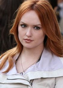 Kaylee Defer
as Ivy Dickens