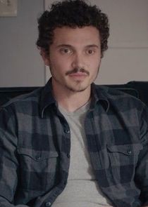 Karl Glusman
as Sam Duffy