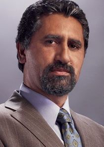 Cliff Curtis
as Javier Acosta