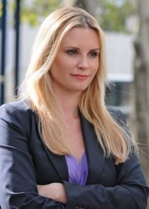 Bonnie Somerville
as Det. Deb McKenzie
