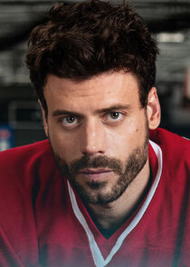 François Arnaud
as Scott Hunter