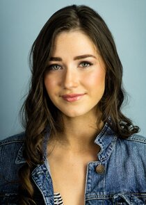 Kamilla Kowal
as Jacki Pike