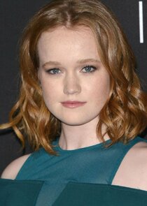 Liv Hewson
as Ivy Shepherd