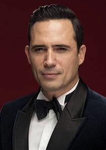 Dhafer L'Abidine
as Bernard Faroux