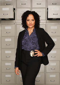 Judy Reyes
as Selena Soto