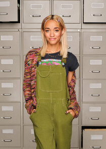 Amirah J
as Ava Sinquerra