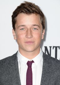 Skyler Gisondo
as Ben