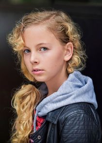 Amely Trinks
as Marie Zimmermann